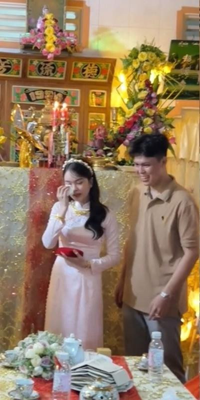 Được em tặng 'vàng' ngày cưới, chị ngã ngửa khi thấy quà bên trong - Hình 3 Duoc em tang 'vang' ngay cuoi, chi nga ngua khi thay qua ben trong-Hinh-3