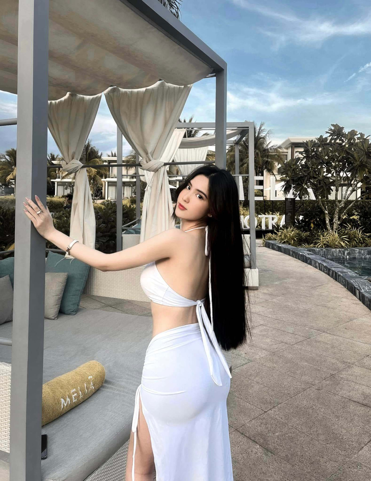 Cô gái Đồng Tháp khoe đường cong vạn người mê - Hình 3 Co gai Dong Thap khoe duong cong van nguoi me-Hinh-3