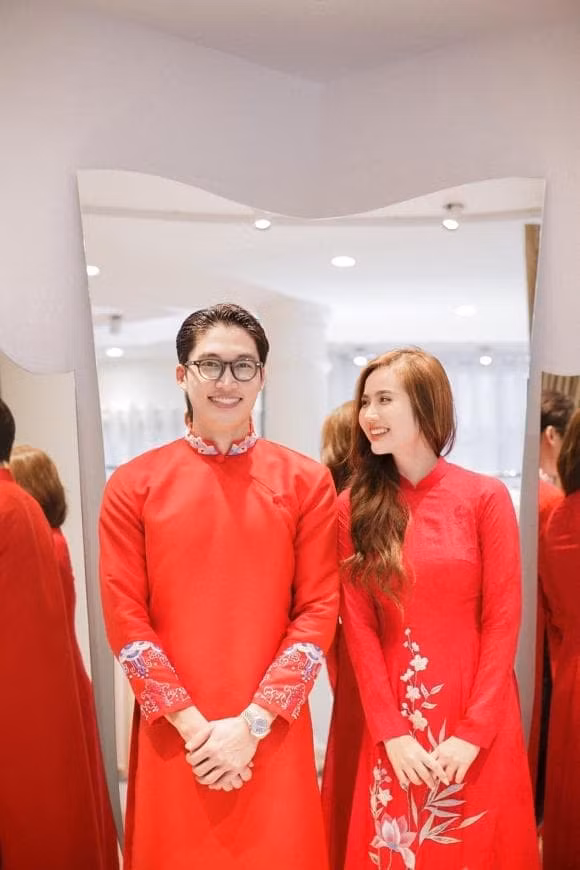 Đình Tú nói về nụ hôn trán với Huyền Lizzie ảnh 3