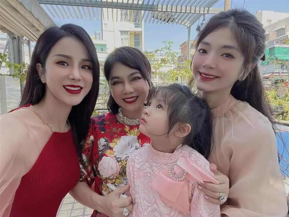 Diệp Lâm Anh thừa nhận 'xa mặt cách lòng' với mẹ chồng - Hình 5 Diep Lam Anh thua nhan 'xa mat cach long' voi me chong-Hinh-5