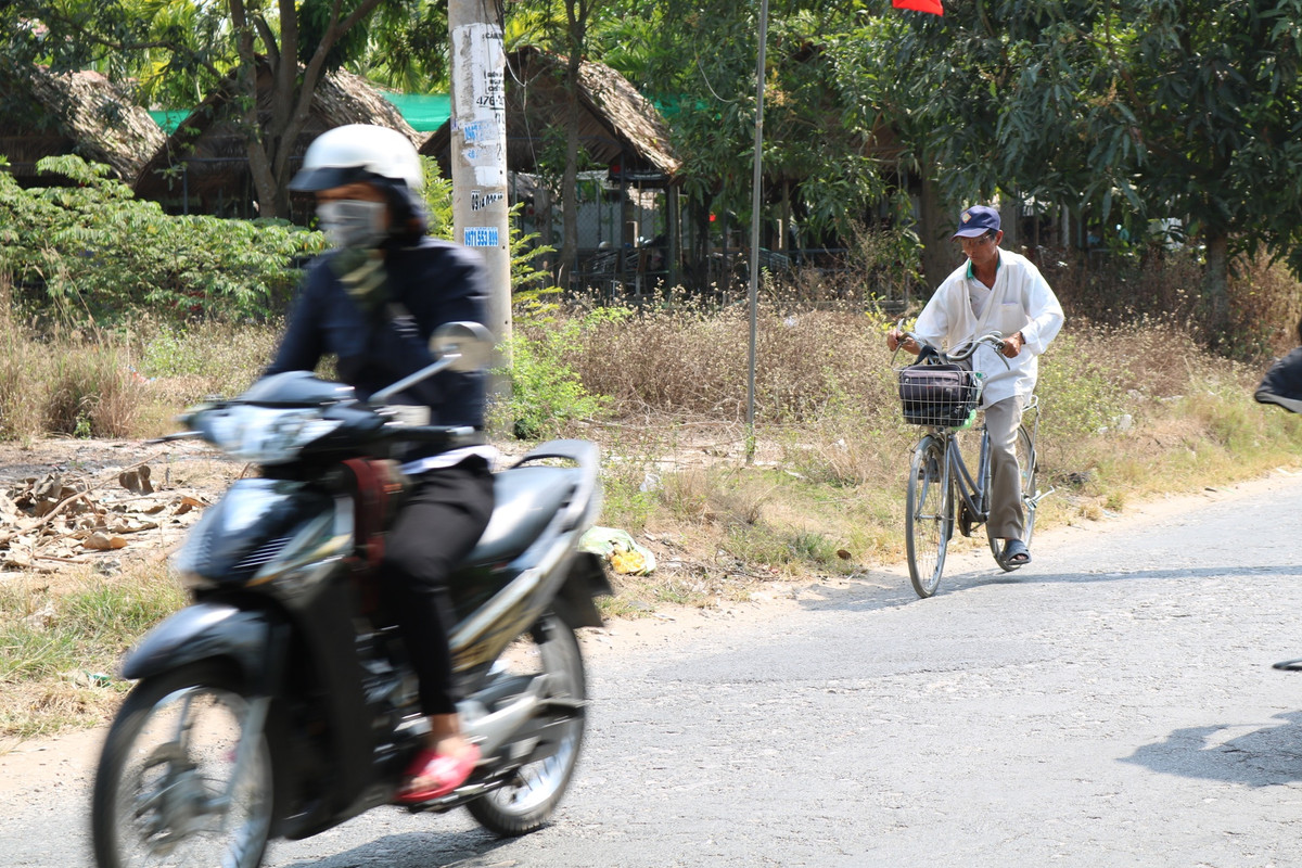 Nguoi dan ong bi nhan tinh cua vo tat axit thang mat