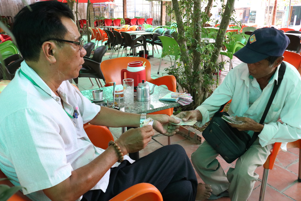 Nguoi dan ong bi nhan tinh cua vo tat axit thang mat-Hinh-8