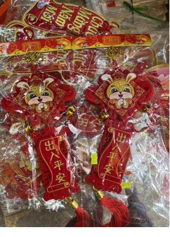 Thị trường quà tặng và đồ trang trí Tết Quý Mão đa dạng - Hình 3 Thi truong qua tang va do trang tri Tet Quy Mao da dang-Hinh-3