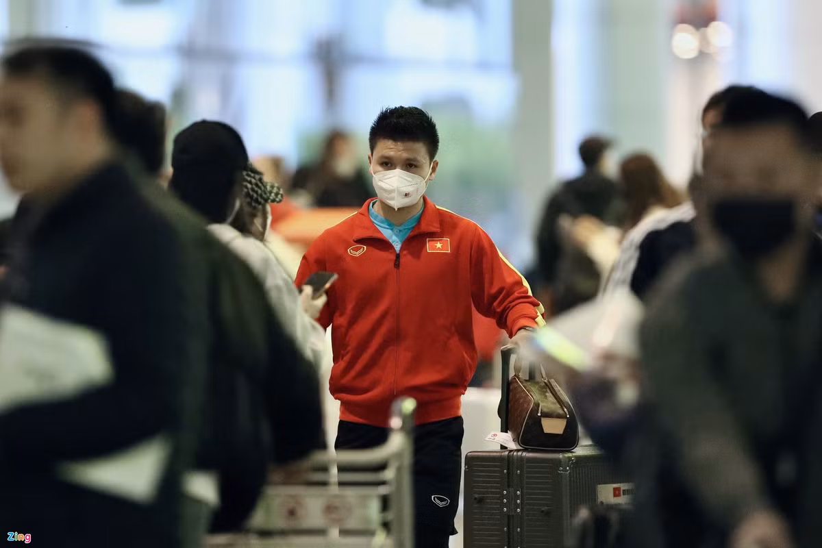 Tuyen Viet Nam ve nuoc sau tran hoa Singapore-Hinh-6