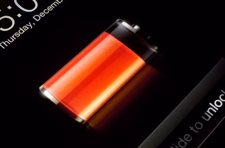 Apple khởi động đơn đặt hàng pin cho iPhone 6. Công ty đã đặt hàng Simplo Technology và Desay Battery Technology , 2 công ty ở Đài Loan để sản xuất pin cho iPhone 6. Việc sản xuất hàng loạt iPhone 6 cũng đã bắt đầu.