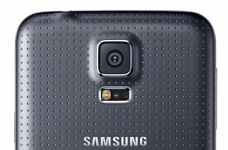 Camera mới trên Galaxy S5 có gì nổi trội? Trong một đoạn video mới được tung lên YouTube, Samsung cho biết công nghệ cảm ứng hình ảnh ISOCELL mà họ dùng trong Galaxy S5 của mình có thể khiến độ phân giải của cảm ứng ISOCELL tăng được 30% hiệu suất, cho phép mỗi điểm ảnh nhận thêm được nhiều ánh sáng, khiến màu sắc bức ảnh thêm sắc nét.