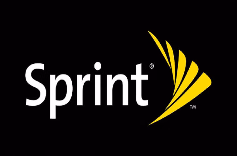 Sprint sa thải 330 công nhân kỹ thuật, đóng 55 cửa hàng bán lẻ. Sprint mới cho sa thải một loạt nhân viên làm trong lĩnh vực sửa chữa và thay thế điện thoại, cũng như đóng cửa một số cửa hàng làm ăn kém cỏi. Đây là một phần trong nỗ lực trên quy mô lớn nhằm giảm thiểu chi phí của công ty trong khi phải đối mặt với hàng loạt rắc rối tài chính.