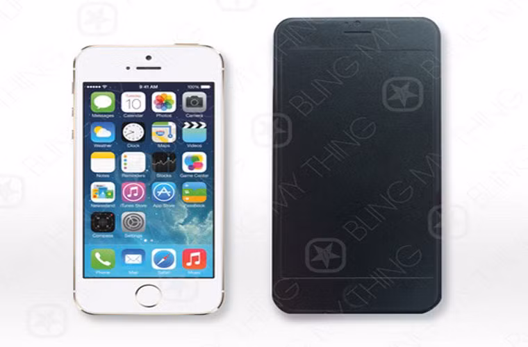 iPhone 6 có màn hình lớn hơn hẳn iPhone 5. Một bản mẫu được cho là vỏ bọc iPhone 6 của một công ty Nhật Bản bị lộ, cho thấy iPhone 6 lớn hơn hẳn so với mẫu iPhone 5 hiện hành. Bên cạnh đó còn có tin màn hình iPhone 6 sẽ là màn hình sapphire.