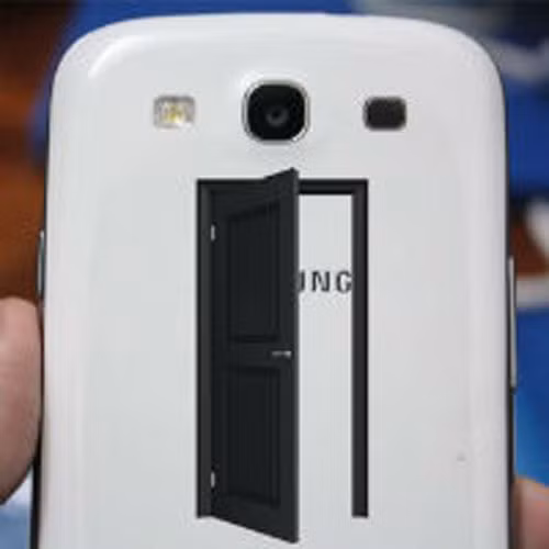 Thiết bị của Samsung có cửa sau? Nhà chế tạo Replicant Android ROM cho biết các thiết bị của Samsung đều có “cửa sau” trên phần mềm, cho phép người dùng từ xa có thể tiếp cận dữ liệu trên máy.