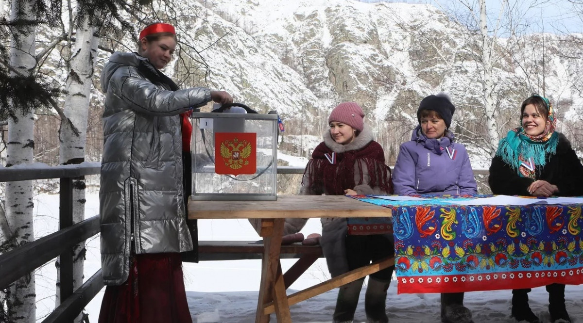 Gan 740.000 nguoi bo phieu som bau cu Tong thong Nga