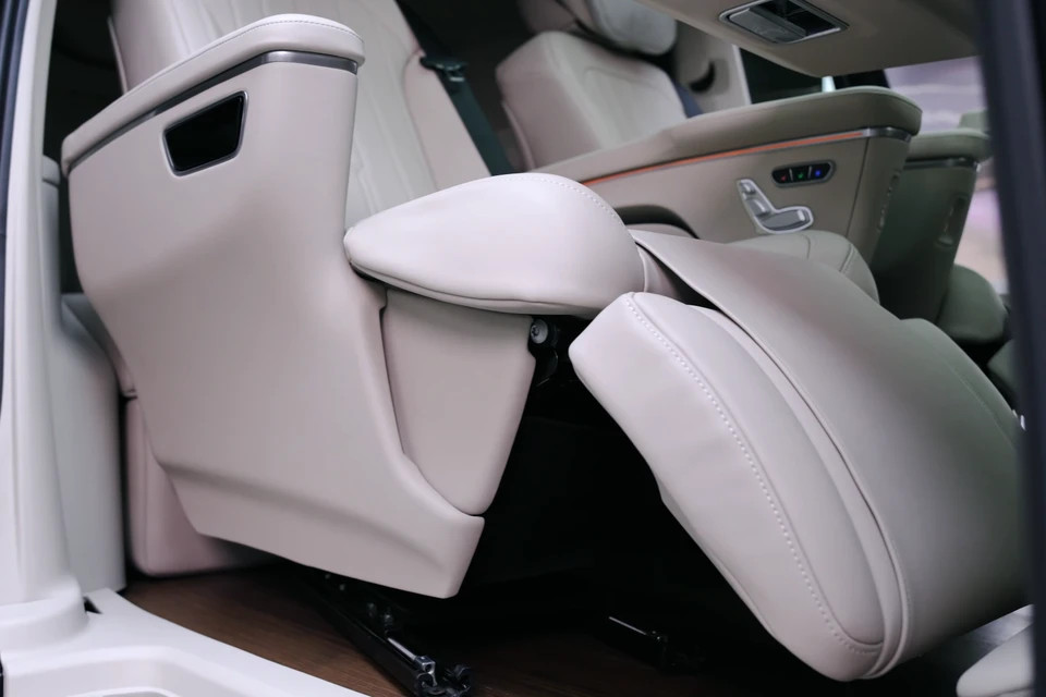 Bộ ghế mới trang bị nhiều tính năng như sưởi, làm mát, massage, nhớ 2 vị trí ghế, sạc điện thoại không dây...