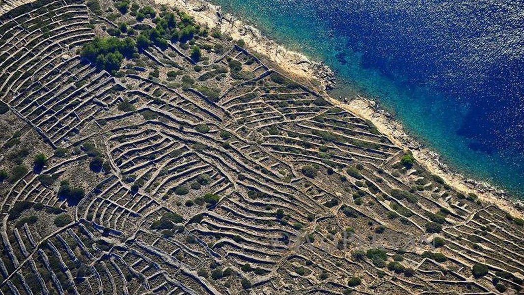 Kể từ khi những bức ảnh chụp hòn đảo này từ trên cao bắt đầu lan truyền trên internet, hòn đảo này trở thành nơi được nhiều du khách đến thăm