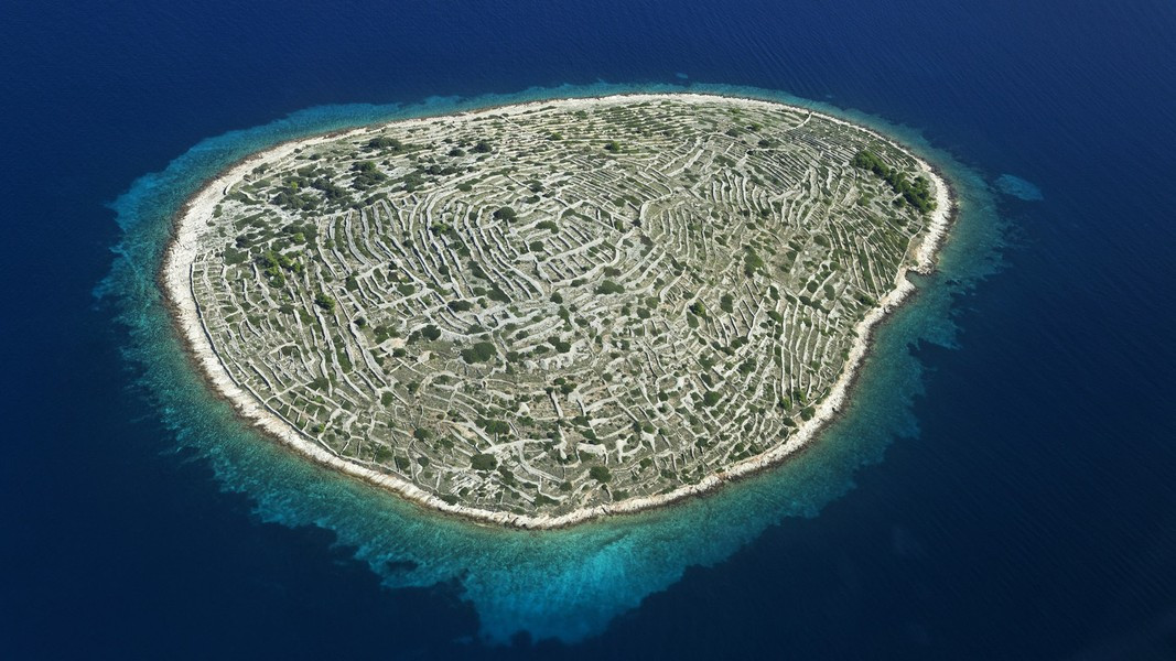 Năm 2018, hòn đảo Bavljenac nằm trong danh sách di sản văn hóa phi vật thể được Unesco công nhận. *Tiêu đề bài viết đã được biên tập lại