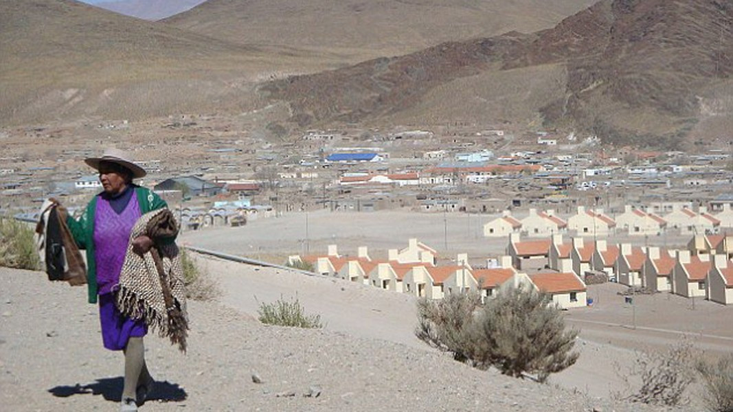 Song, những cư dân tại đây thường xuyên uống nguồn nước nhiễm thạch tín trong suốt 11.000 năm qua mà không hề hấn gì. Theo Daily Mail/Smithsonianmag.