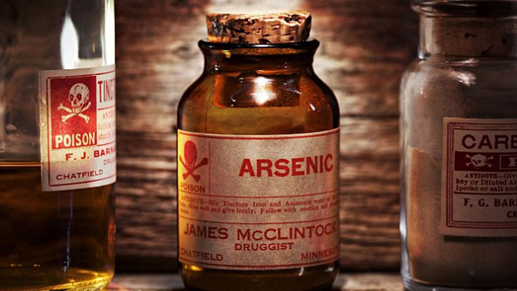 Với liều lượng cao hơn, thạch tín làm tổn hại hệ miễn dịch, làm khởi phát hiện tượng chảy máu, động kinh, hôn mê và tử vong. Theo Daily Mail/Smithsonianmag.