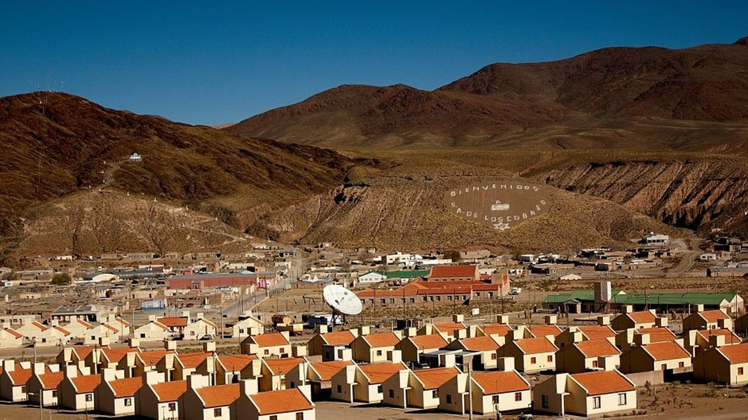 Sự miễn nhiễm hoặc sự đột biến gen khiến cơ thể có thể chuyển hóa thạch tín về dạng ít độc hơn của những cư dân đã khiến họ trở thành những “dị nhân”. Theo Daily Mail/Smithsonianmag.