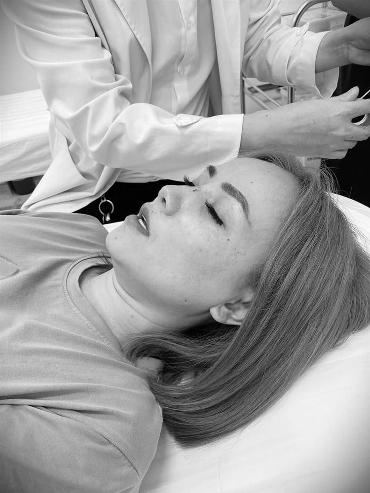 Hoang Yen di chua mui sau cu dam 