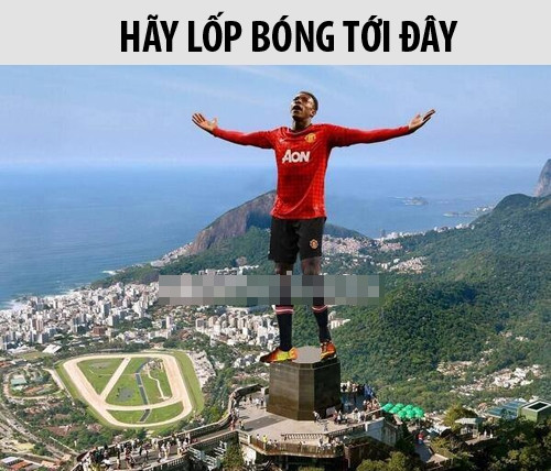 Welbeck vừa được cư dân mạng đặt biệt danh "thánh lốp" vì kể cả những tình huống đơn giản để ghi bàn thì anh cũng cố để sửa thành cú lốp bóng rườm rà và không ít lần đã "xôi hỏng bỏng không".