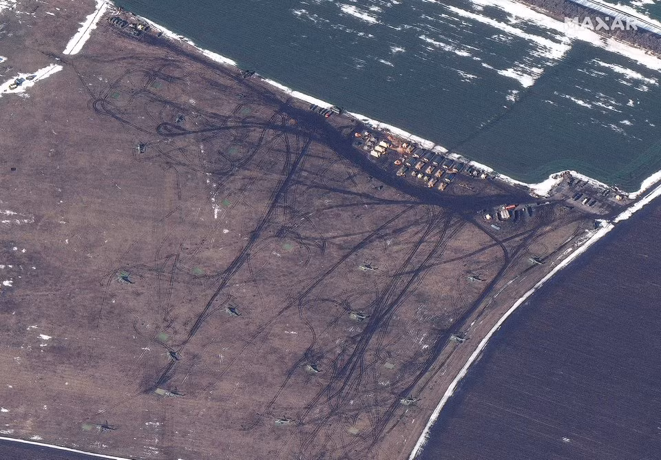 br/> Một hình ảnh vệ tinh cho thấy các trực thăng tấn công gần Tomarovka, Nga ngày 24/2.