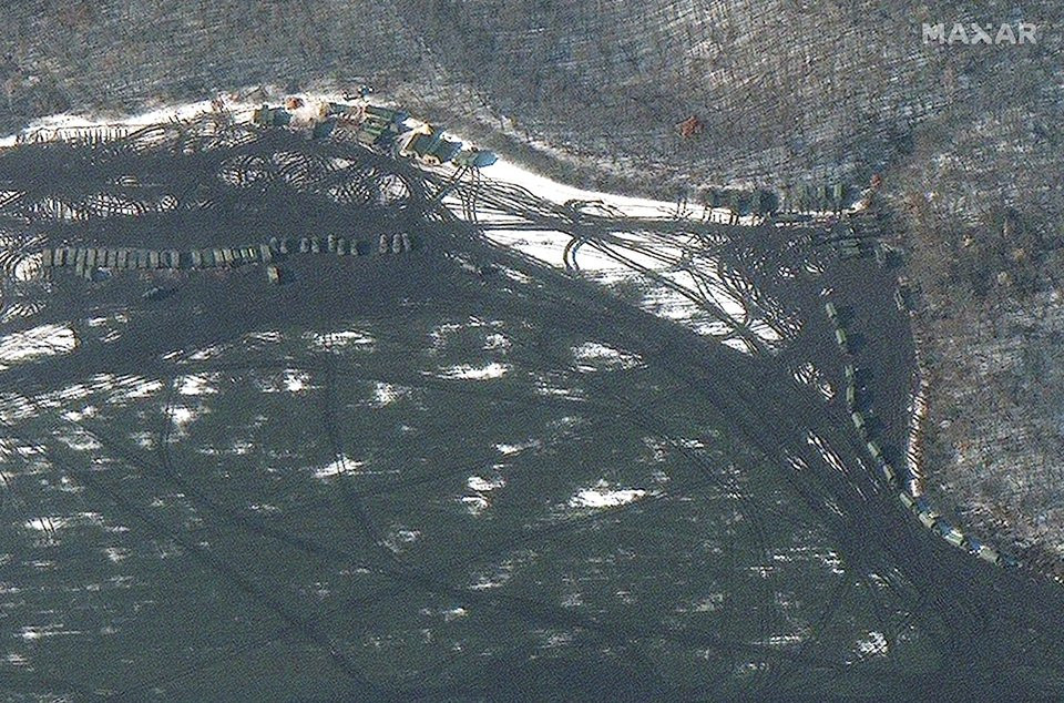 br/> Hình ảnh vệ tinh cho thấy hoạt động triển khai lực lượng trên bộ gần Krasnaya Yaruga, Nga ngày 24/2.