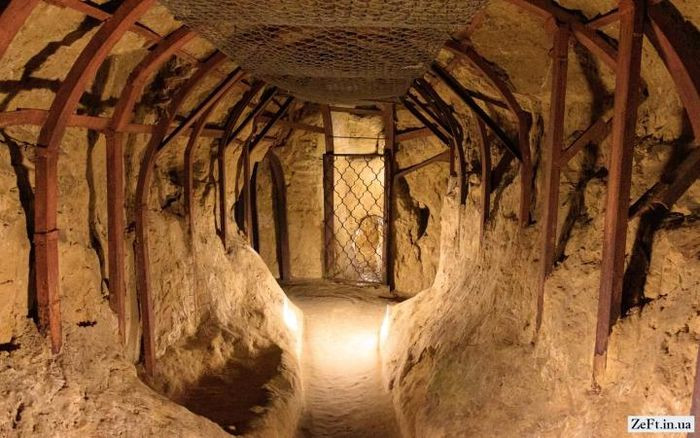 Người ta nói rằng những ai đã đến thăm những hang động này đều nhận thấy một sức mạnh vô danh. Một số du khách trở nên tràn đầy sức sống, cảm thấy hạnh phúc và nhẹ nhàng, sự chán nản của họ tan biến.