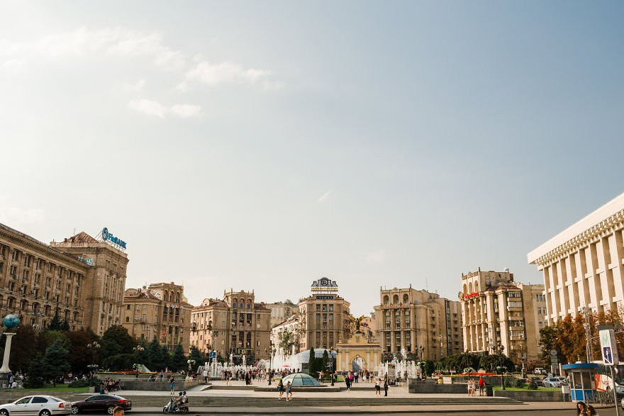 Ghé thăm thủ đô Ukraine vào đúng dịp đầu thu, Kelly được tận hưởng tiết trời dịu mát, cảnh quan lãng mạn và yên bình. Nữ blogger cho biết chỉ dành 3 ngày ở Kyiv nhưng thành phố này để lại trong cô nhiều ấn tượng.