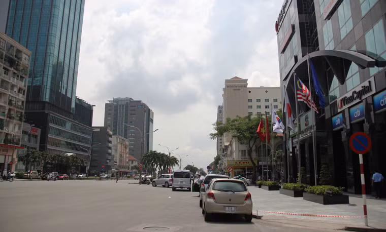 Hiện Sở GTVT TP HCM và các đơn vị liên quan đã thông báo chính thức đến các hộ dân, doanh nghiệp kinh doanh, sinh sống trên tuyến đường này về kế hoạch rào chắn để chính thức khởi công công trình.