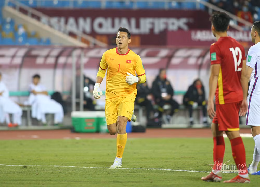 Thay Park trieu tap gap Tan Truong dau Oman, Nhat Ban