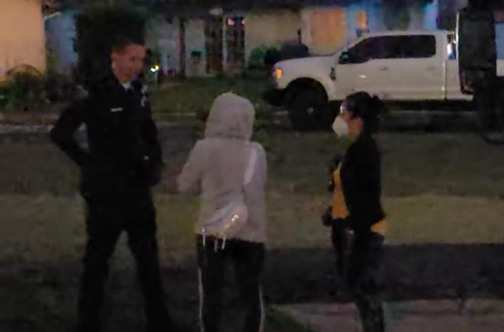 Thuy Nga len tieng viec bi canh sat My yeu cau roi khoi noi o-Hinh-5