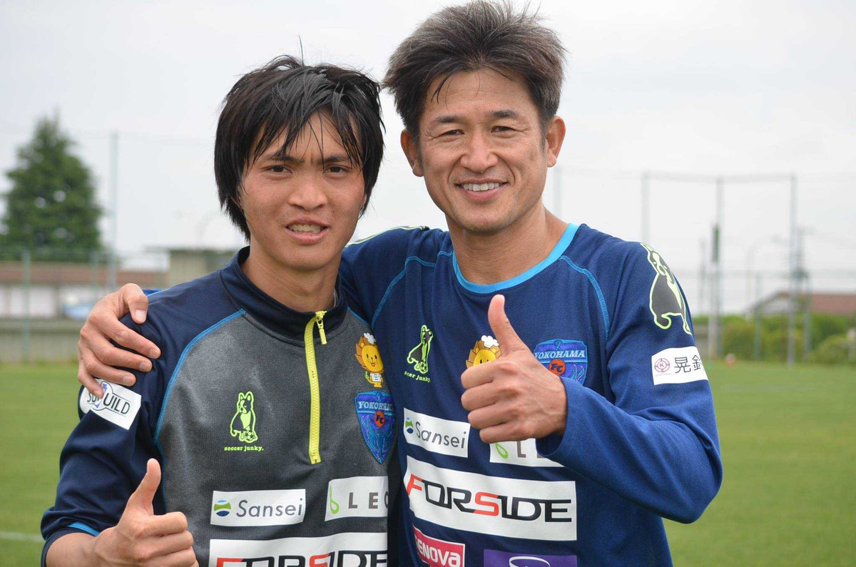 Tương tự 2 người đồng đội ở HAGL, Nguyễn Tuấn Anh cũng nhận nhiều kỳ vọng khi thi đấu cho Yokohama (Nhật Bản) dưới dạng cho mượn vào năm 2016. Tuy nhiên, anh cũng chỉ có đúng 2 lần ra sân ở Cúp Hoàng đế Nhật Bản và ghi được một bàn thắng. Ảnh: Yokohama.