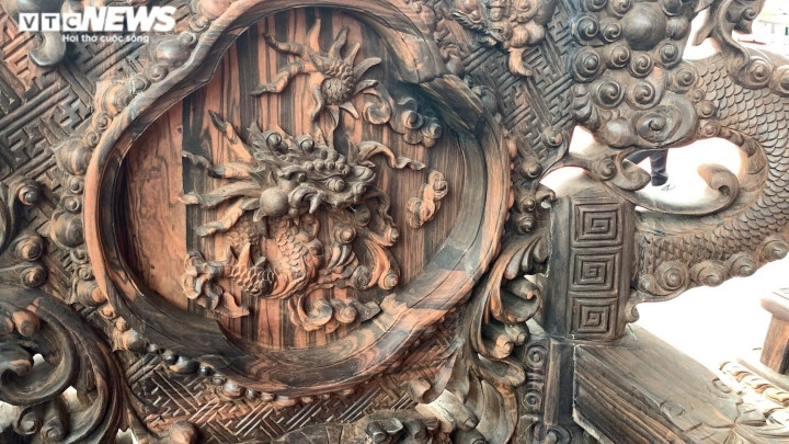 Bà cho biết thêm, giá của bộ sản phẩm này là 1,2 tỷ đồng (chưa áp dụng hỗ trợ vận chuyển). Hiện tại, đơn vị này có sẵn khoảng 10 bộ tương tự.