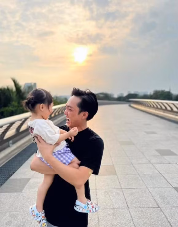 Cuong Do La dang anh ben ai nu, dan mang lien du doan tuong lai cua Suchin