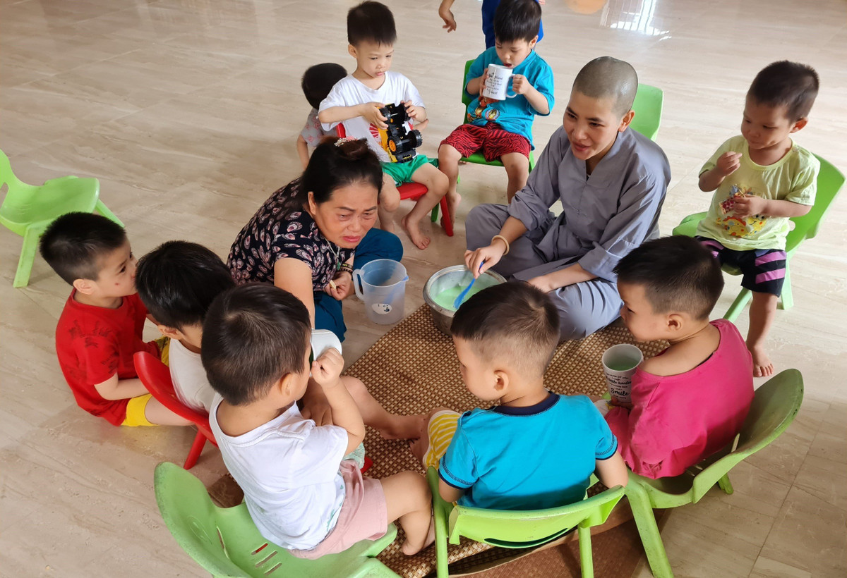 Dai duc Thich Nguyen Binh: Cua tu bi cuu nhung manh doi eo le-Hinh-5