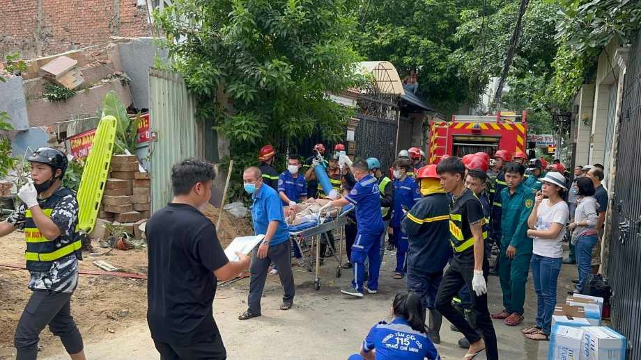 Vu sap nha 4 tang tai TP.HCM: Hai nan nhan nang