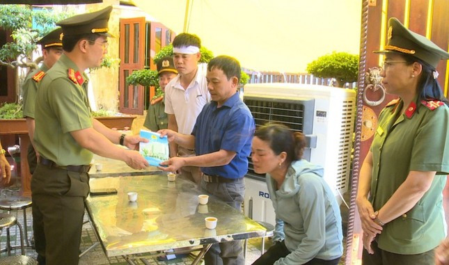 Truy thang cap bac ham cho chien sy tre hy sinh khi dau tranh voi toi pham-Hinh-2