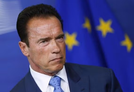Ngôi sao phim hành động đồng thời là vận động viên thể hình Arnold Schwarzenegger giữ vai trò là Thống đốc California trong suốt 8 năm từ năm 2003 đến năm 2011.