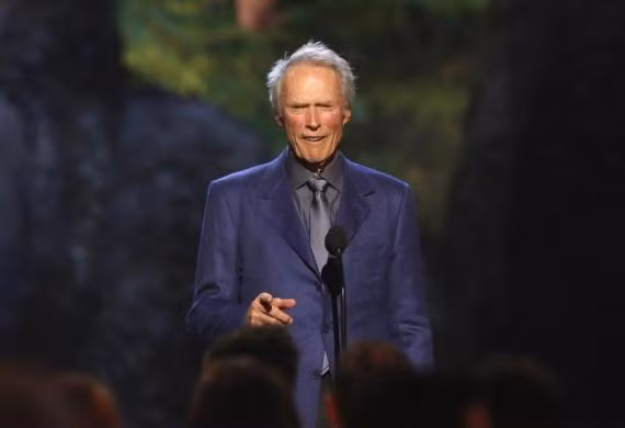 Diễn viên Clint Eastwood được bầu làm Thị trưởng thành phố Carmel, California, vào năm 1986, trước khi được bổ nhiệm Ủy ban Thể thao và Văn hóa của bang California.