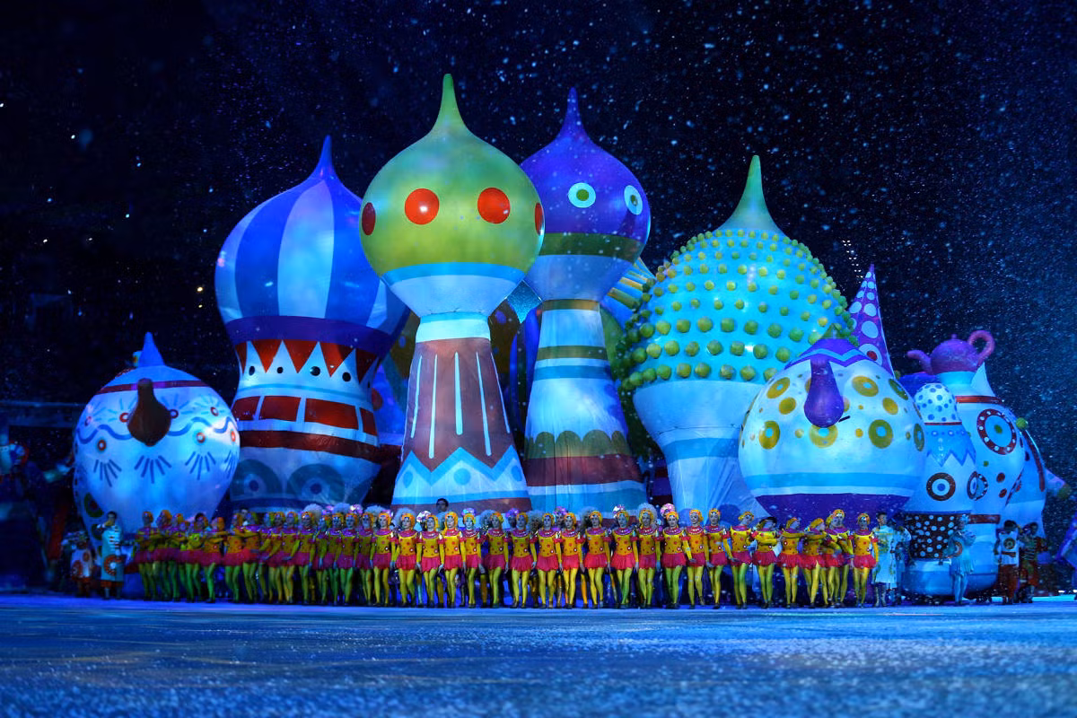 ... các chương trình ca múa nhạc, ballet, nhào lộn...