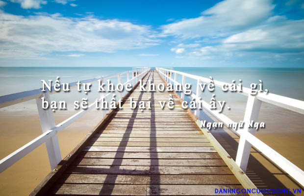 Con người dù giàu có đến đâu cũng phải có ý thức tự bảo vệ mình nhất định, nếu không khi tai họa ập đến cần tiền gấp thì sẽ hối hận. Thể diện là để người khác nhìn, nhưng chất lượng cuộc sống là để bản thân hưởng thụ, cái nào quan trọng hơn, trong đầu mỗi người nên có ý niệm.