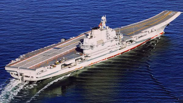 Tàu sân bay Liêu Ninh.