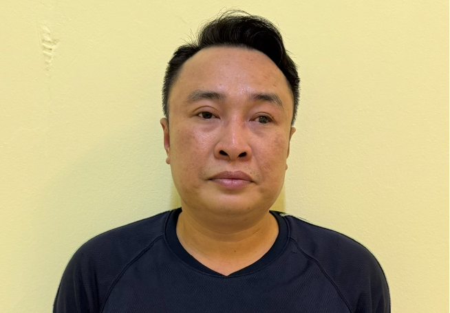 Tam giu doi tuong say ruou chong doi CSGT o Ha Noi