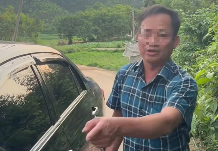 Xac minh tai xe o to hanh hung co gai chay mau o Bac Giang