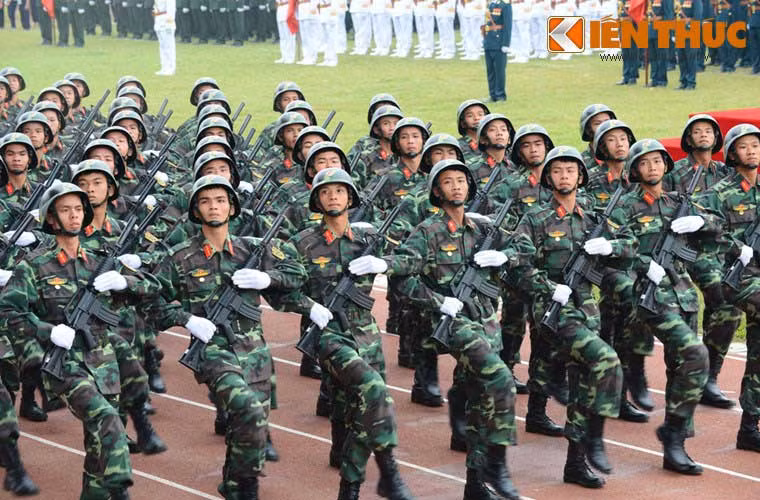 Năm 2014 là năm đánh dấu 70 năm thành lập Quân đội Nhân dân Việt Nam anh hùng (22/12/1944-22/12/2014). Trong 70 năm qua, quân đội ta đã đạt được nhiều thành tựu to lớn trong xây dựng, chiến đấu và trưởng thành. Những năm gần đây, quân đội ta đang được Đảng và Nhà nước đầu tư mạnh mẽ hiện đại hóa trang bị, nâng cao sức mạnh chiến đấu để bảo vệ đất nước trong tình hình mới. Năm 2014 là năm đánh dấu 70 năm thành lập Quân đội Nhân dân Việt Nam anh hùng (22/12/1944-22/12/2014). Trong 70 năm qua, quân đội ta đã đạt được nhiều thành tựu to lớn trong xây dựng, chiến đấu và trưởng thành. Những năm gần đây, quân đội ta đang được Đảng và Nhà nước đầu tư mạnh mẽ hiện đại hóa trang bị, nâng cao sức mạnh chiến đấu để bảo vệ đất nước trong tình hình mới.