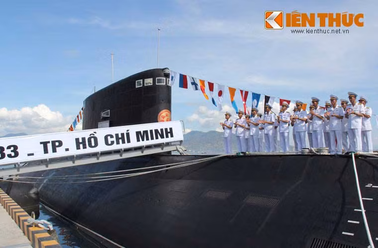 Điển hình cho việc tăng cường sức mạnh Quân đội Nhân dân Việt Nam trong năm 2014 đó là việc vào hồi đầu năm, Hải quân Nhân dân Việt Nam chính thức biên chế 2 tàu ngầm phi hạt nhân tấn công Kilo Project 636 mang tên HQ-182 Hà Nội và HQ-183 TP HCM vào Lữ đoàn 189, Vùng 4 Hải quân. Lễ thượng cờ quốc gia trên 2 tàu được tổ chức vào ngày 3/4/2014.
