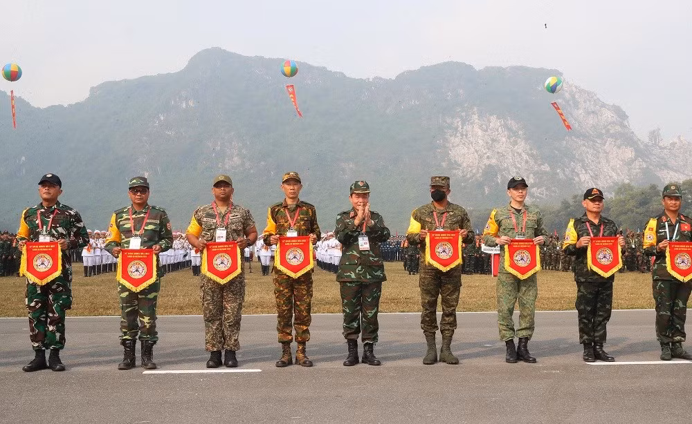 Khai mac Giai Ban sung quan dung Luc quan cac nuoc ASEAN lan thu 30-Hinh-6