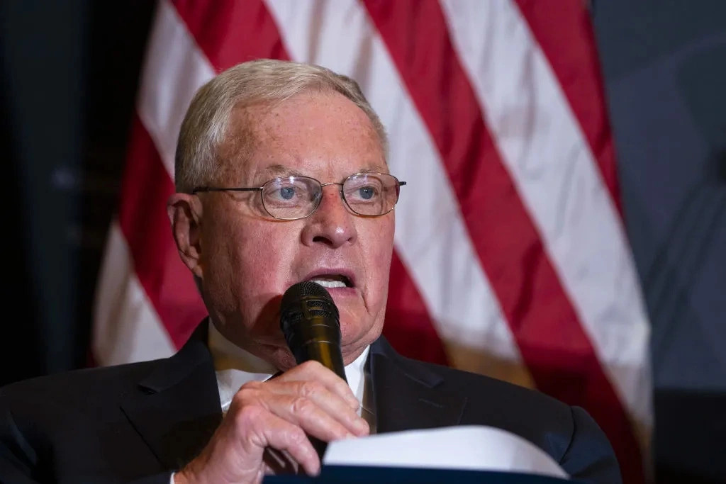 Hé lộ kế hoạch 100 ngày chấm dứt chiến sự Ukraine của ông Trump He lo ke hoach 100 ngay cham dut chien su Ukraine cua ong Trump