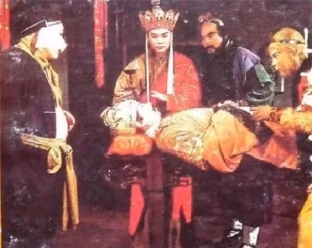 Hoa nhan kim tinh cua Ton Ngo Khong, yeu quai nao co the ne?