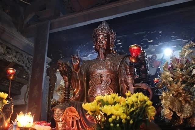  Vào thế kỷ 14, Việt Nam có một danh tướng được xem là bậc khai quốc công thần của nhà Lê. Ông chính là Nguyễn Xí (1397–1465). Khi Lê Lợi phất cờ khởi nghĩa, Nguyễn Xí là một trong những người đầu tiên có mặt. Sau này, Nguyễn Xí trở thành nhân vật quan trọng, lập nhiều chiến công trên chiến trường. 