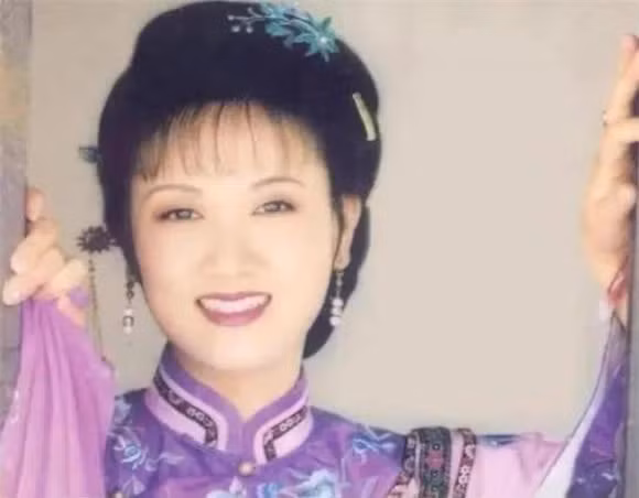 Ai phi nao duoc Khang Hi sung ai, nhung lai bi duoi khoi cung?-Hinh-2