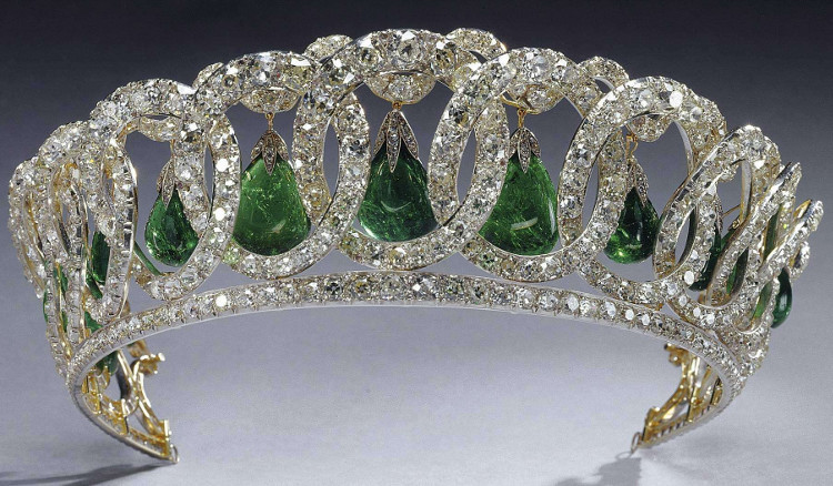 5 bí ẩn ly kỳ về quốc bảo châu báu của Hoàng gia Nga - Hình 4 5 bi an ly ky ve quoc bao chau bau cua Hoang gia Nga-Hinh-4